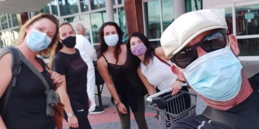 emigratiecoach-aruba-marcel-ic-verpleegkundige emigratiecoach Aruba marcel ontvangst vliegveld